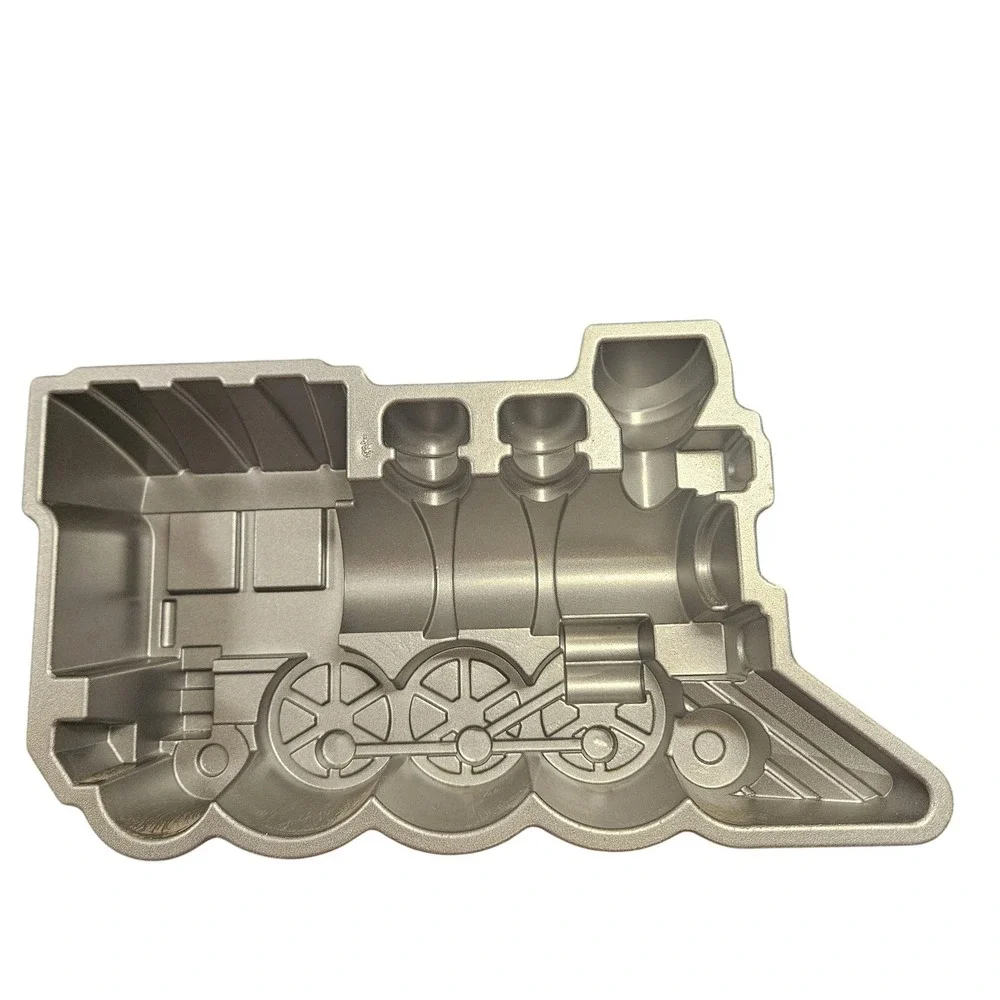 Nordic Ware Locomotive Pan Train Birthday‎ Cake Heavy Cast Aluminum Train